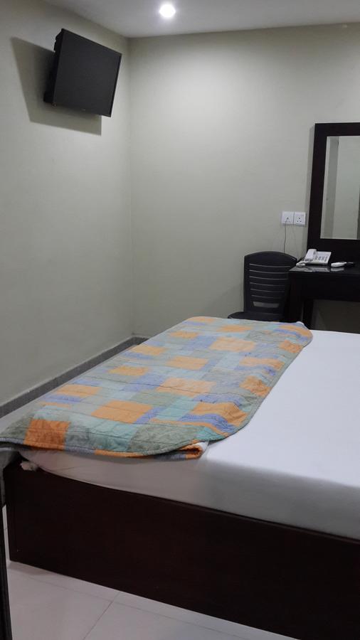 Leon Inn Jodoh Square Batam Экстерьер фото